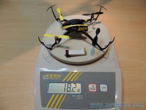 poids blade nano qx avec 2 leds et batterie